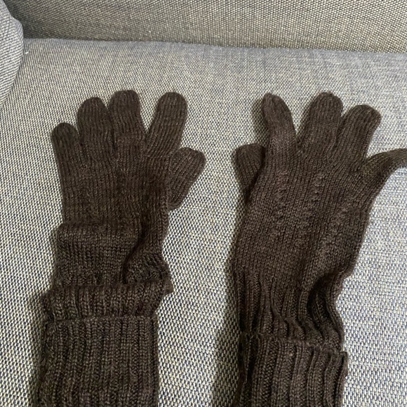 EUC Gap brown women’s gloves (s/m) & scarf set - Picture 2 of 9
